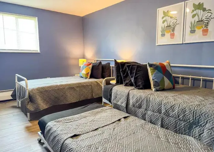 Apartment 2 Full 4 Bedrooms With 11 Beds Parking *